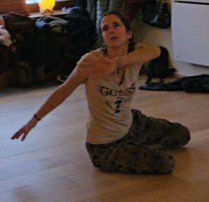 Julie danse expression au sol